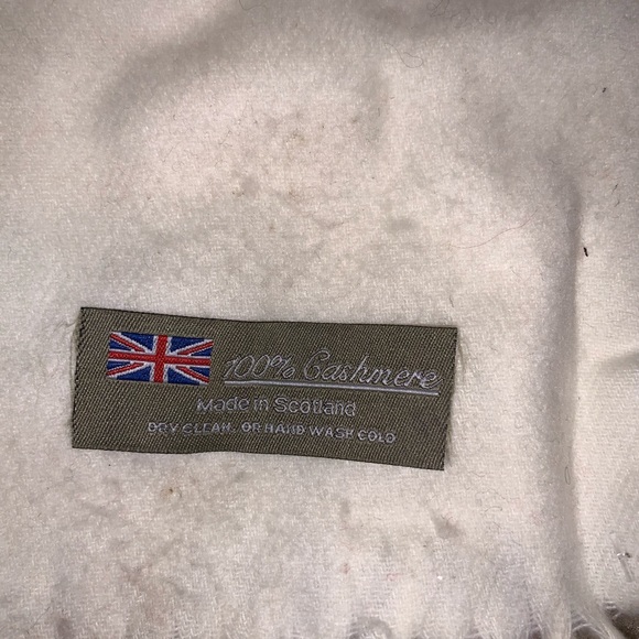 Cashmere scarf - Picture 2 of 3